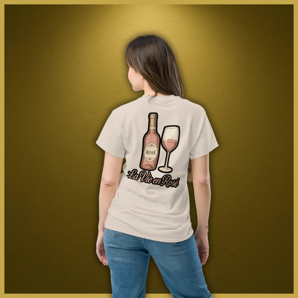 Juliet Rosé Bottle T-Shirt – Elegantes Old Money Design